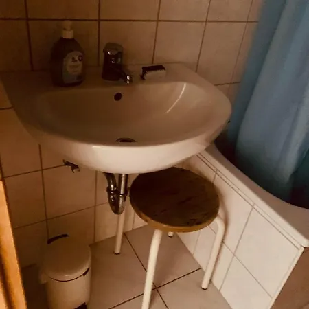 In Stadtnahe, Einfach Und Praktisch Apartment *
